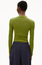 ARMEDANGELS Alaania turtleneck dark moss van biologisch katoen dames | Sophie Stone