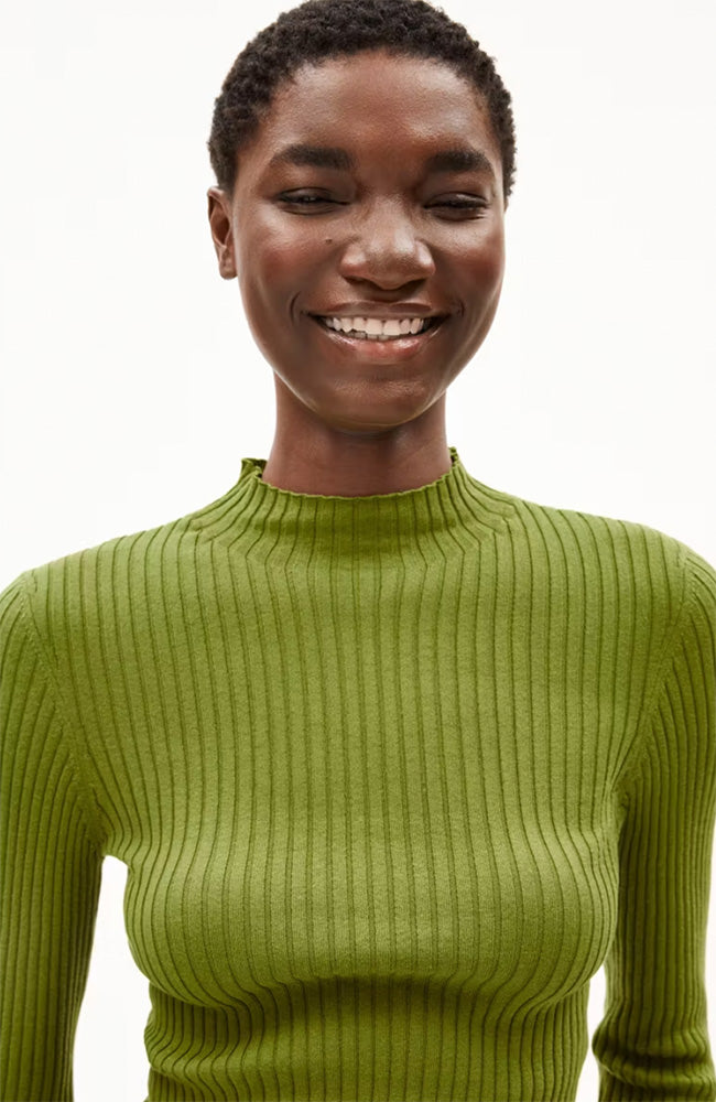 ARMEDANGELS Alaania turtleneck dark moss | Sophie Stone