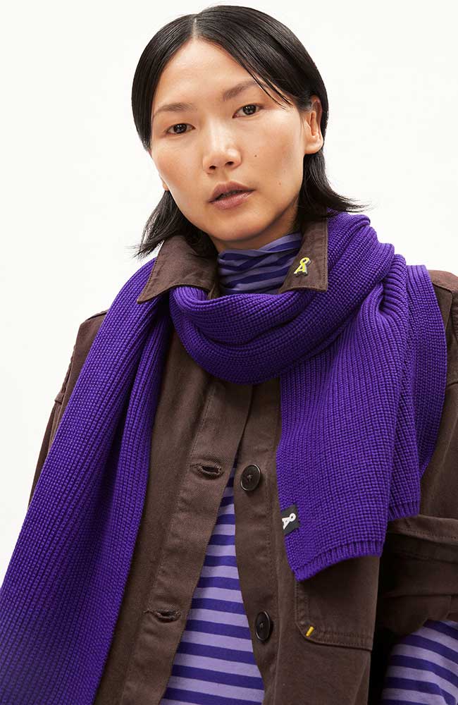 ARMEDANGELS Claasas sjaal paars van biologisch wol | Sophie Stone