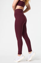 Girlfriend Collective compressive high-rise legging mulberry rood GRS RPET dames | Sophie Stone