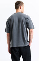 NEU OPTIMIST Dries T-Shirt dunkel Eisen in Bio & recycelter Baumwolle Männer | Sophie Stone