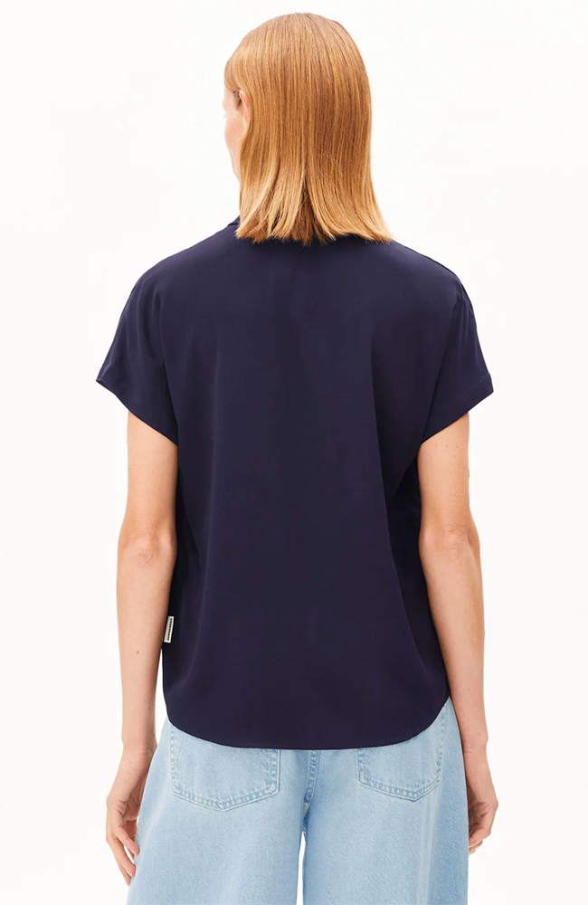 ARMEDANGELS Larisaana blouse tinted navy van Ecovero vrouw | Sophie Stone