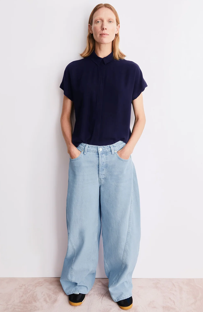 ARMEDANGELS Larisaana bloesje tinted navy van Ecovero dames | Sophie Stone