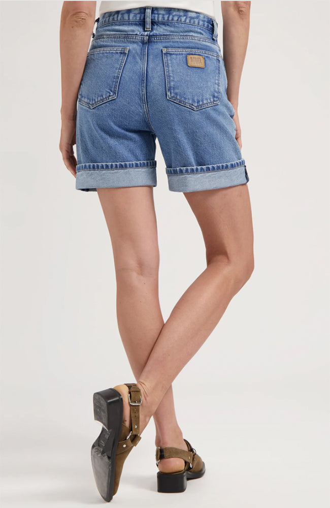 MUD Jeans Luna Mid Short Stone Vintage aus biologischer & recycelter Baumwolle Frau | Sophie Stone