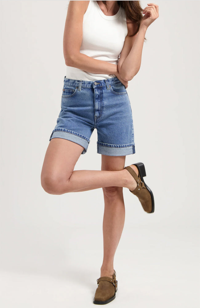 MUD Jeans Luna Mid Short aus biologischer & recycelter Baumwolle Damen | Sophie Stone