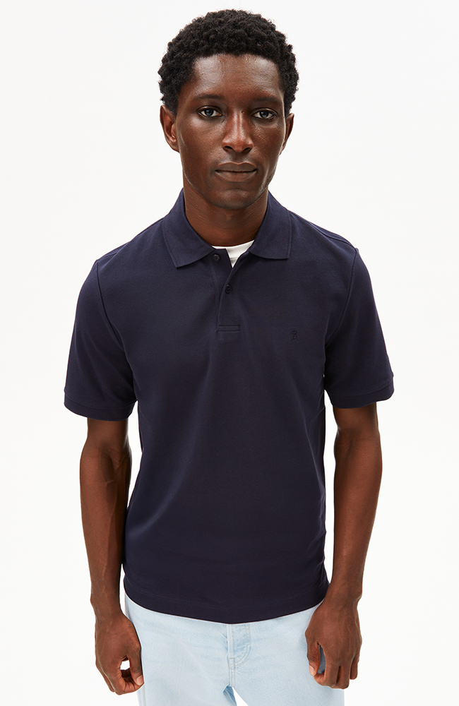 ARMEDANGELS Maario polo night sky van bio katoen voor heren | Sophie Stone