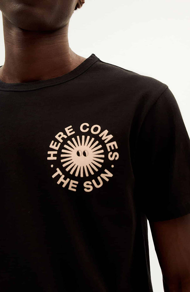 Thinking MU Happy sun t-shirt zwart van biologisch katoen | Sophie Stone