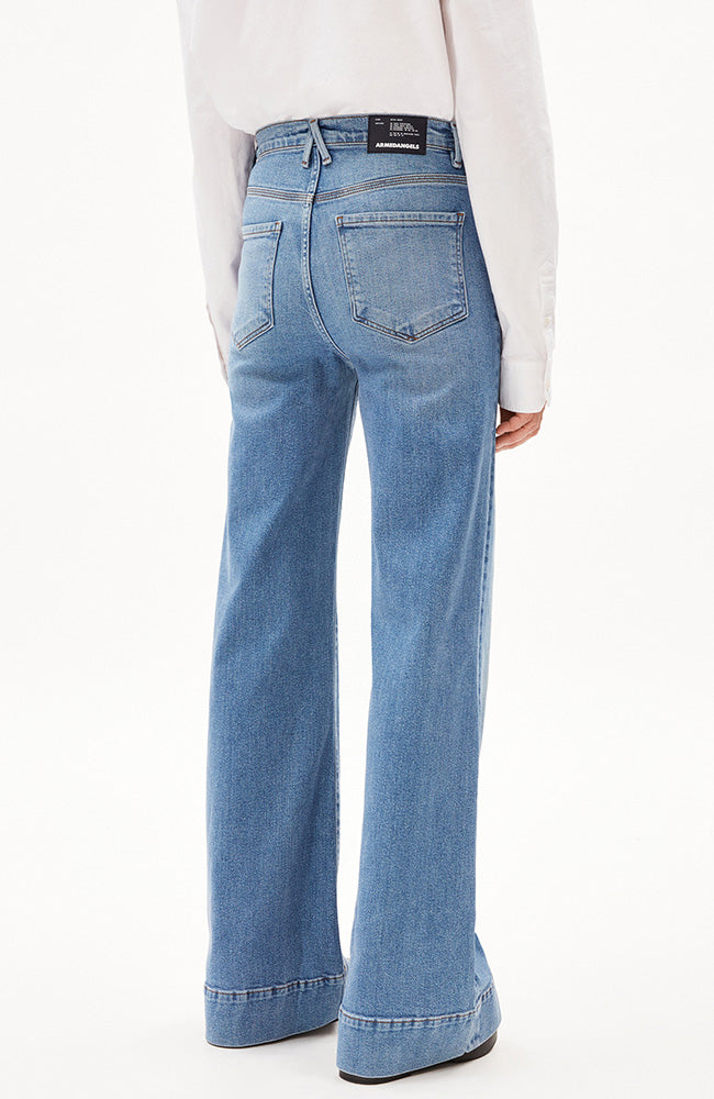 ARMEDANGELS Murliaa neblig blaue Jeans mit weitem Bein | Sophie Stone