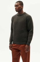 Thinking MU Neo sweater olive blue made of fine wool for men | Sophie Stone