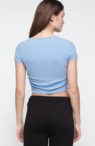 Organic Basics Active T-Shirt mit Rippbündchen aus blauem Modal von Lenzing für Damen | Sophie Stone