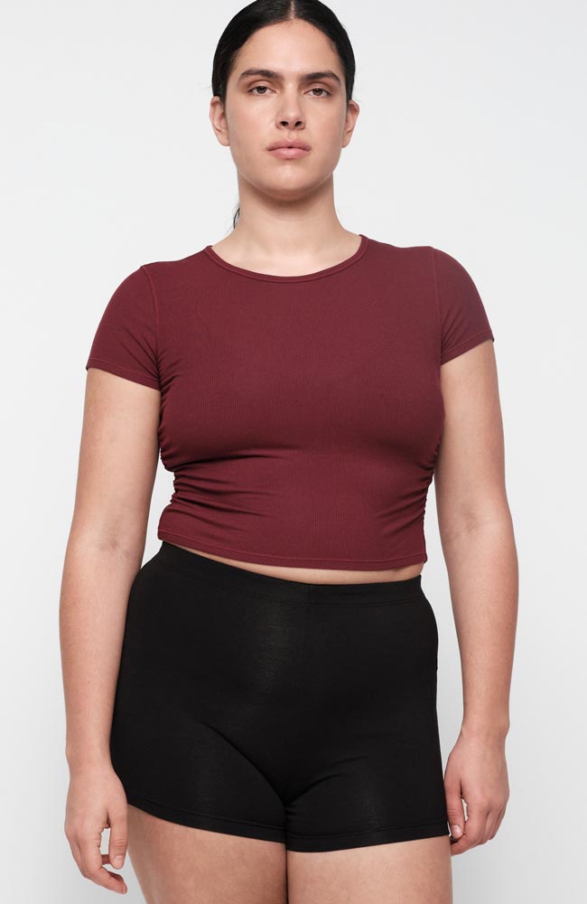 Organic Basics Active rib rushed t-shirt rood van modal voor dames | Sophie Stone
