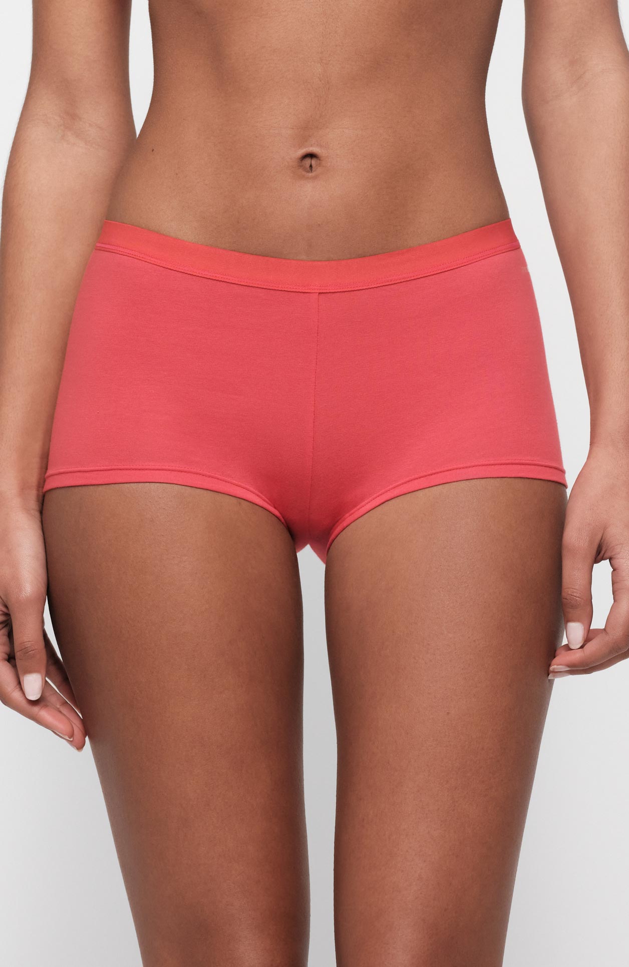 Organic Basics Core shorty rood van biologisch katoen dames | Sophie Stone
