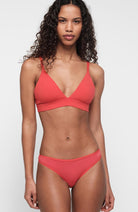 Organic Basics Core string rood van bio katoen vrouwen | Sophie Stone