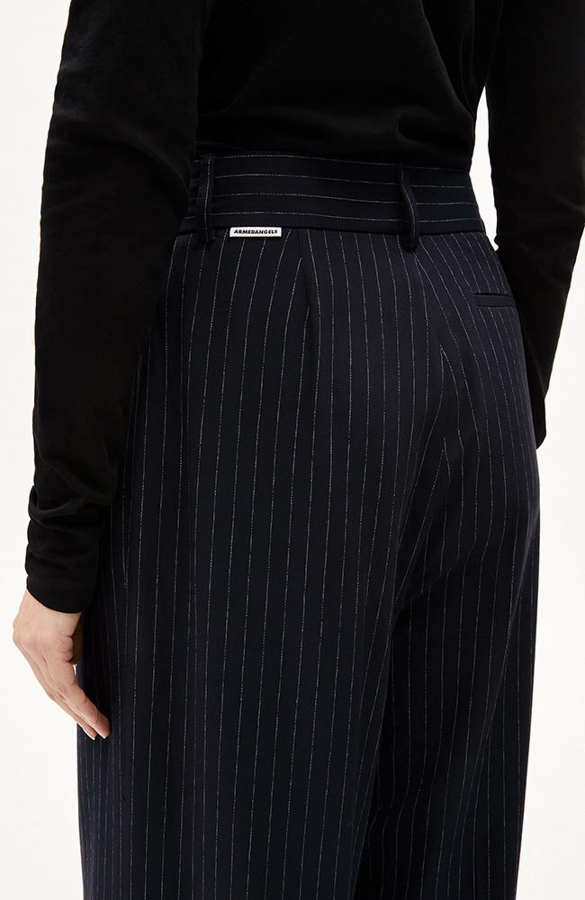 ARMEDANGELS Kaayua pinstripe pants oat night sky van Ecovero | Sophie Stone