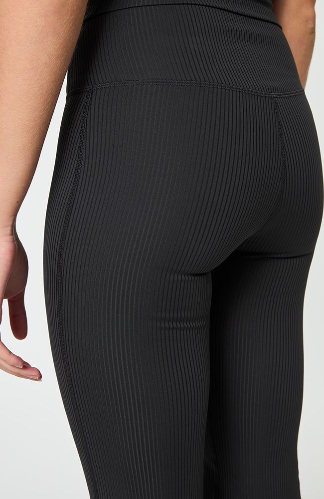 Girlfriend Collective Compressive rib flare leggings black | Sophie Stone