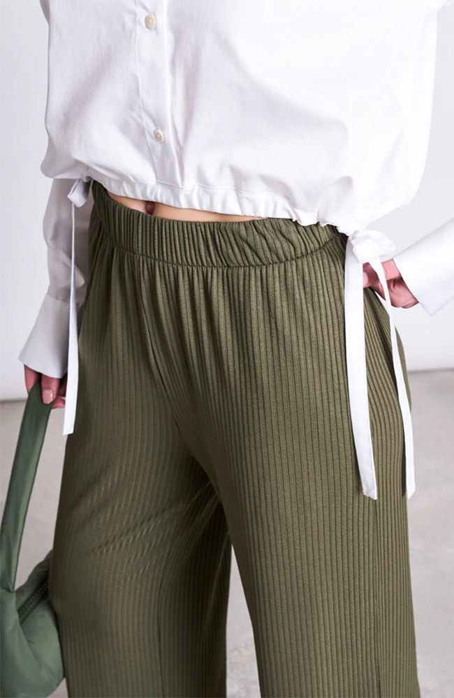 JAN 'N JUNE Smilla pants dark olive | Sophie Stone 