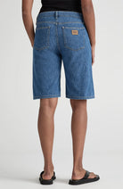 MUD jeans Suzy Mid Short Medium stone van bio katoen dames | Sophie Stone