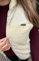 MAIUM Teddy-Strickjacke off white aus recyceltem Material | Sophie Stone 