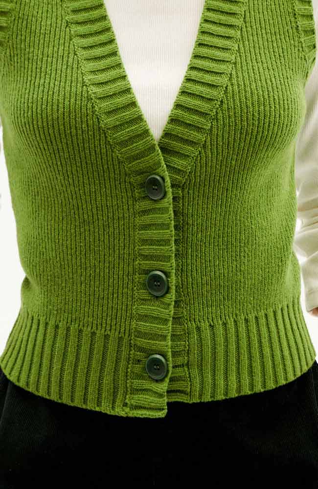 Thinking MU Parrot green ginger knitted vest van duurzaam bio wol | Sophie Stone