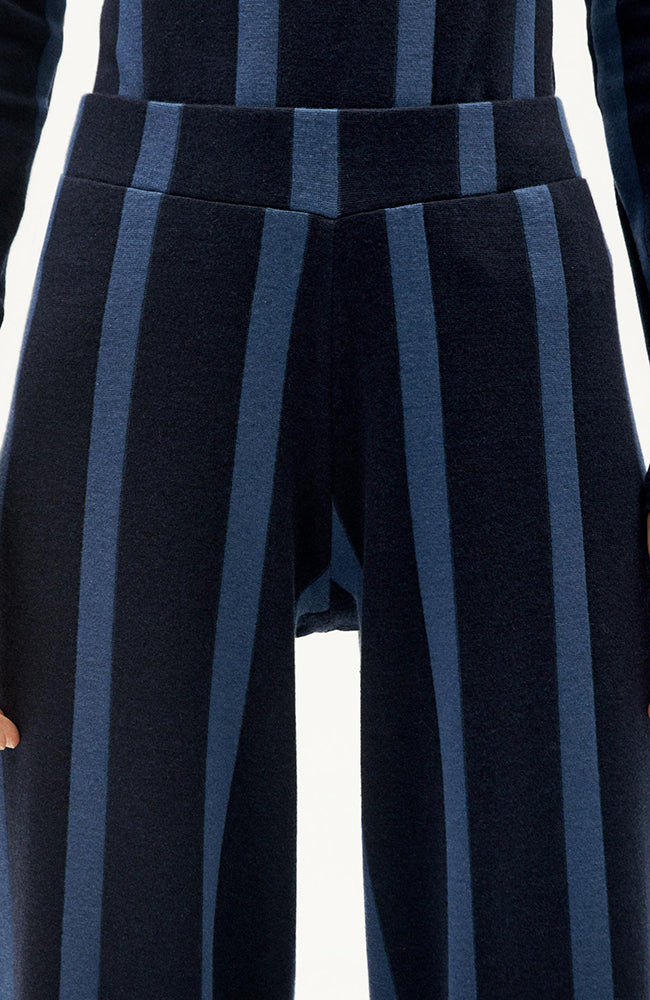 Thinking MU Betty pants navy | Sophie Stone