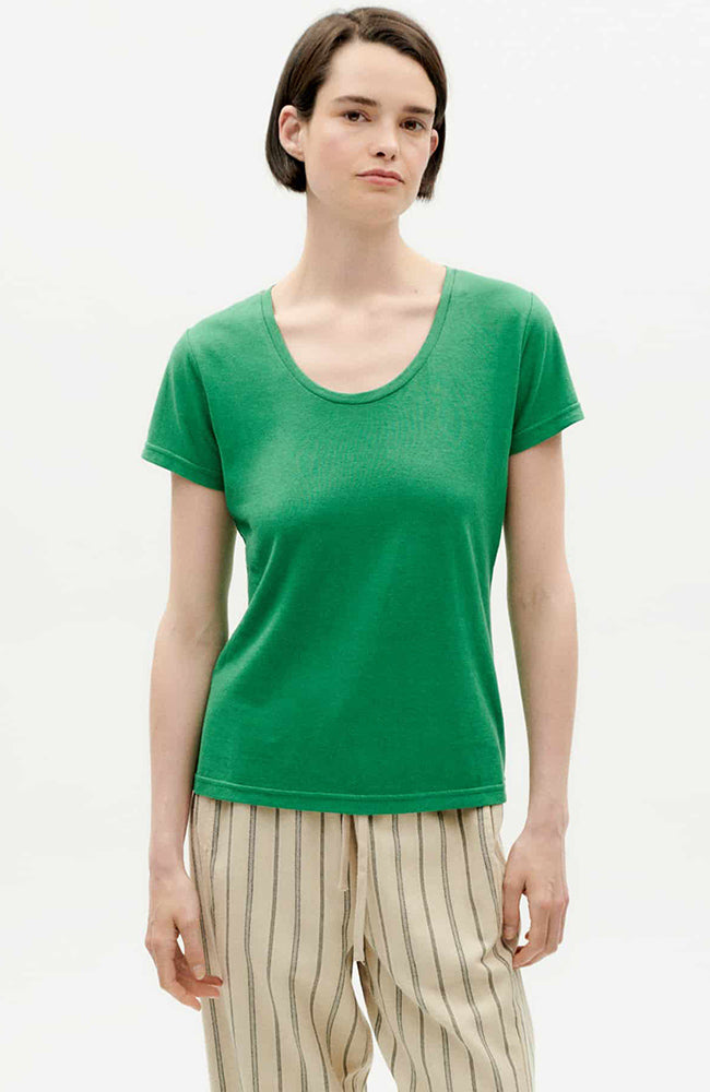 Thinking MU Regina t-shirt clover green van bio katoen voor dames | Sophie Stone