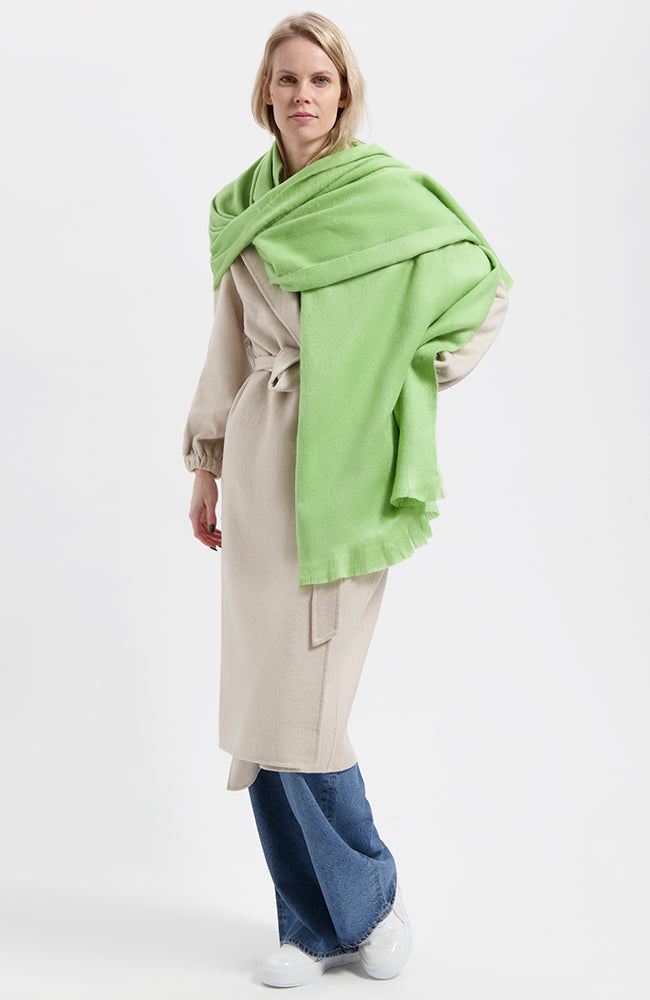 Alpaca Loca Sjaal limestone green van Alpaca wol voor dames | Sophie Stone