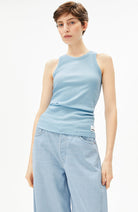 ARMEDANGELS Kanitaa top blue glow bio cotton voor dames | Sophie Stone