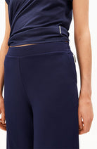 ARMEDANGELS broek Himaari donker blauw van ECOVERO voor dames | Sophie Stone