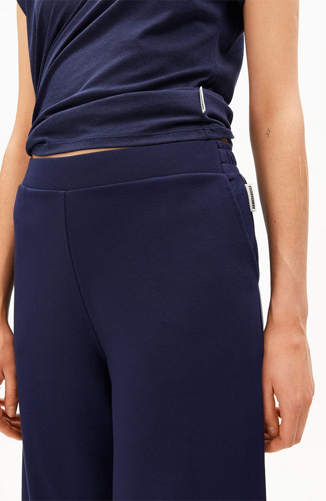 ARMEDANGELS broek Himaari donker blauw van ECOVERO voor dames | Sophie Stone
