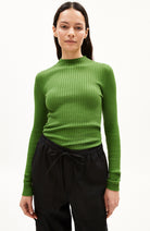 ARMEDANGELS Alaani turtleneck ivy green bio katoen dames | Sophie Stone