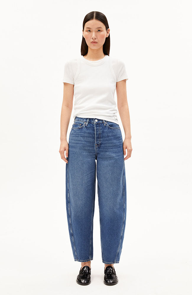 ARMEDANGELS Baarly Barrel Jeans aus knisternder Baumwolle für Damen | Sophie Stone