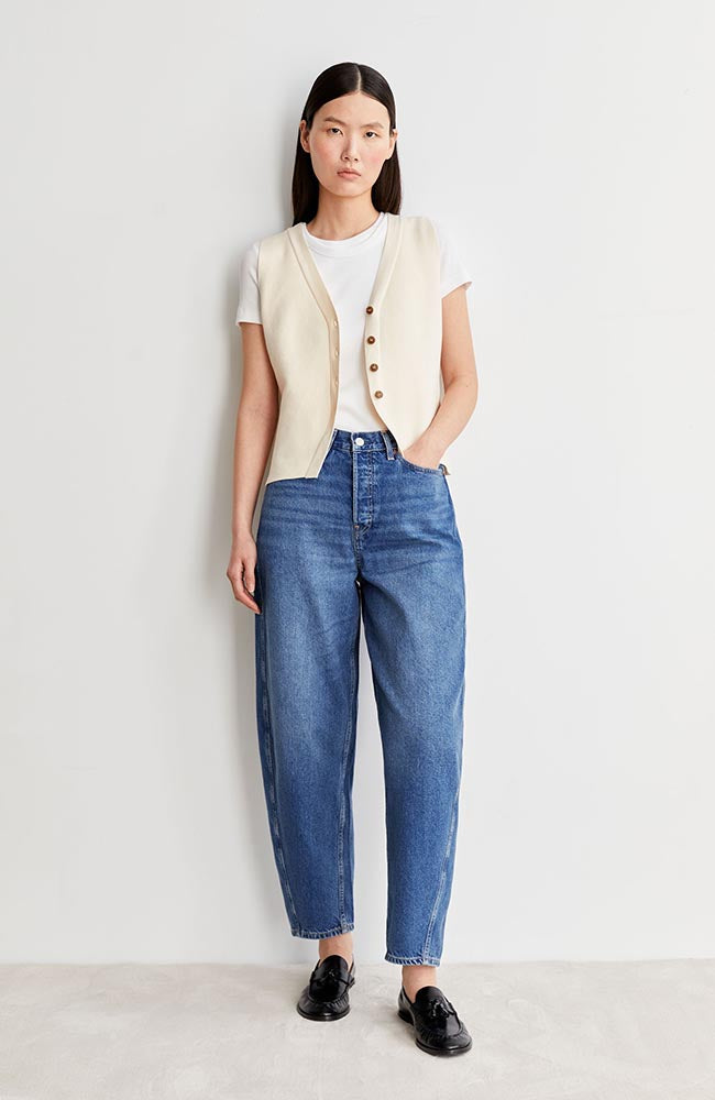 ARMEDANGELS Baarly Barrel Jeans aus knisternder Bio-Baumwolle für Damen | Sophie Stone