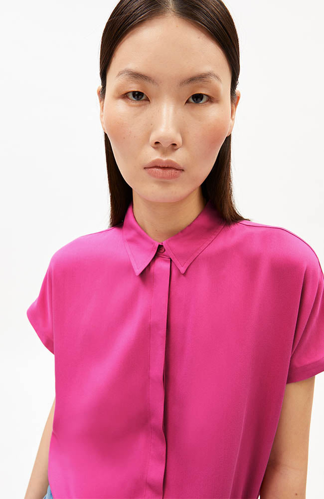 ARMEDANGELS Larisaana-Bluse „Very Berry“ aus Ecovero | Sophie Stone