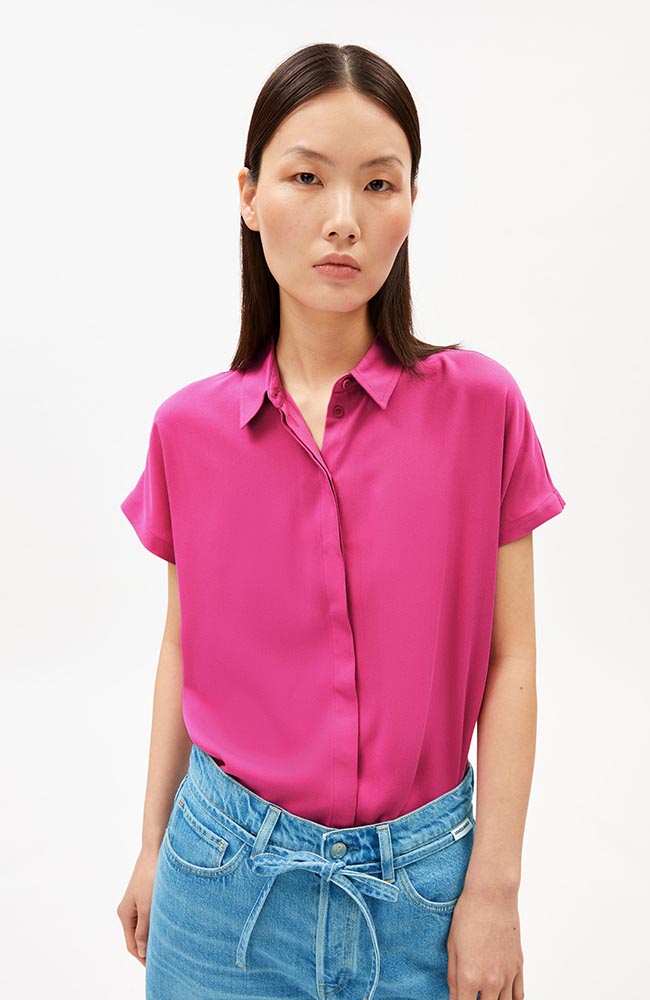 ARMEDANGELS Larisaana Bluse „Very Berry“ aus Ecovero für Damen | Sophie Stone