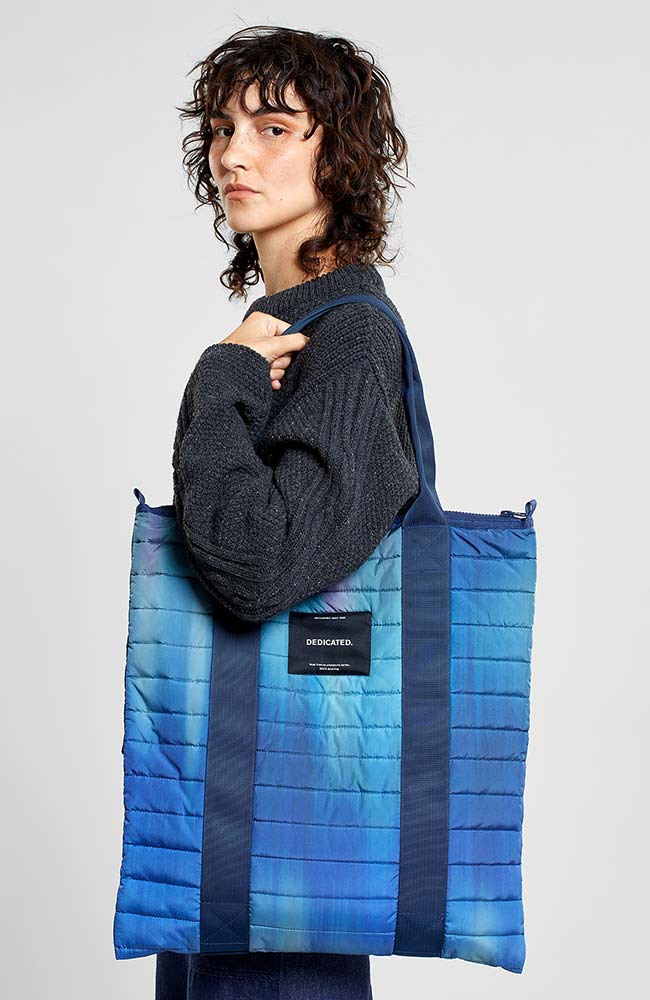 Dedicated Quilted Totebag Kastrup Abstract light van gerecycled polyester | Sophie Stone 
