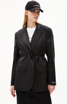 ARMEDANGELS Oriaana Blazer schwarz von TENCEL für Frauen | Sophie Stone