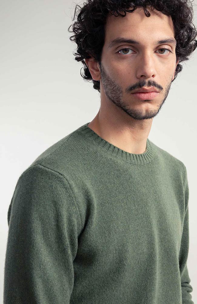 Rifo Romeo sweater in recycled cashmere green men | Sophie Stone