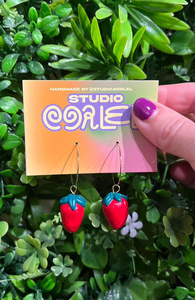 Studio Oorlel aarbei oorbellen | Sophie Stone