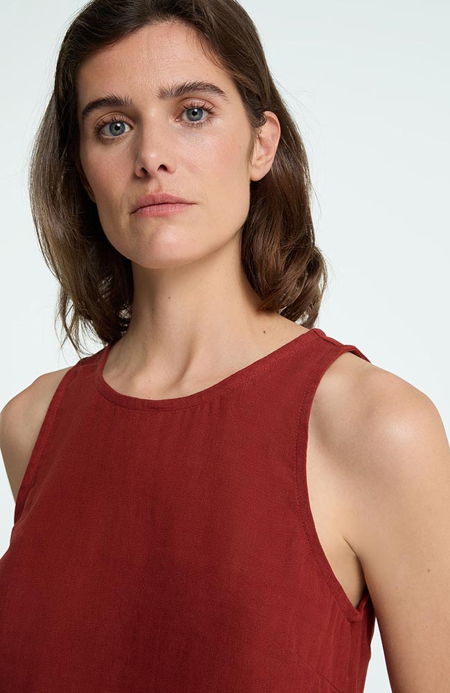 Kings of Indigo Belle crop top in burnt henna, made from 100% linen, for women | Sophie Stone