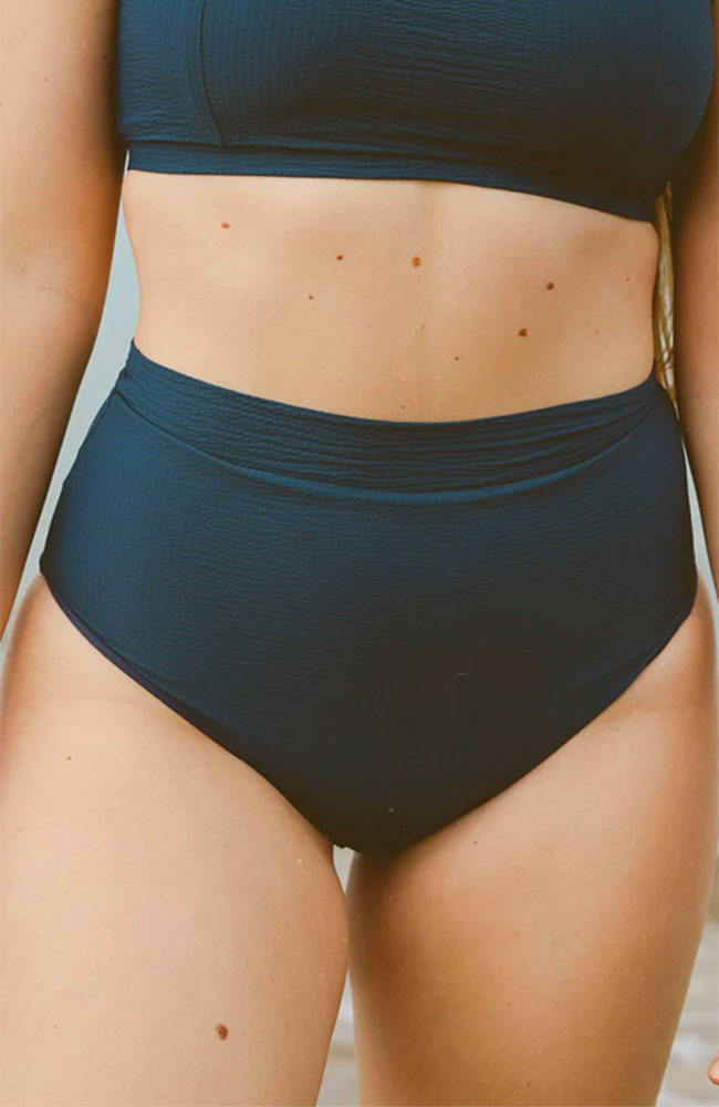 Lilja the Label Blueberry full bikini bottom econyl | Sophie Stone 