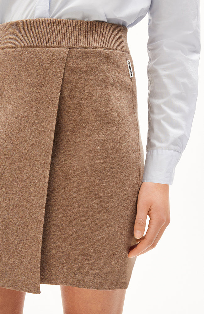 ARMEDANGELS Daarla skirt cinnamon from sustainable organic cotton & wool | Sophie Stone