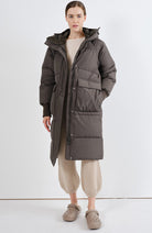 Embassy of Brick and Logs Ry Pufferparka schwarz oliv recyceltes Polyester | Sophie Stone 