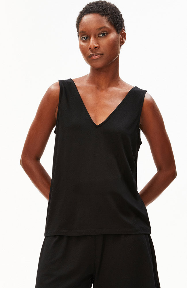 ARMEDANGELS Jersey-Top mit V-Ausschnitt in Schwarz aus ECOVERO für Damen | Sophie Stone