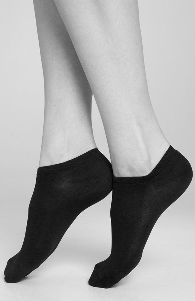 Swedish Stockings | Sara Premium sneaker socks zwart | Sophie Stone