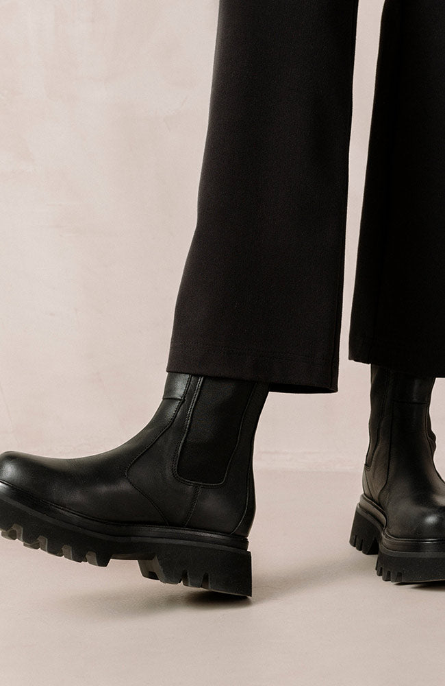 Alohas All Rounder black leather boots sustainable leather | Sophie Stone