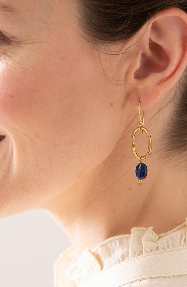 A Beautiful Story Graceful Lapis Lazuli Gold oorbellen | Sophie Stone